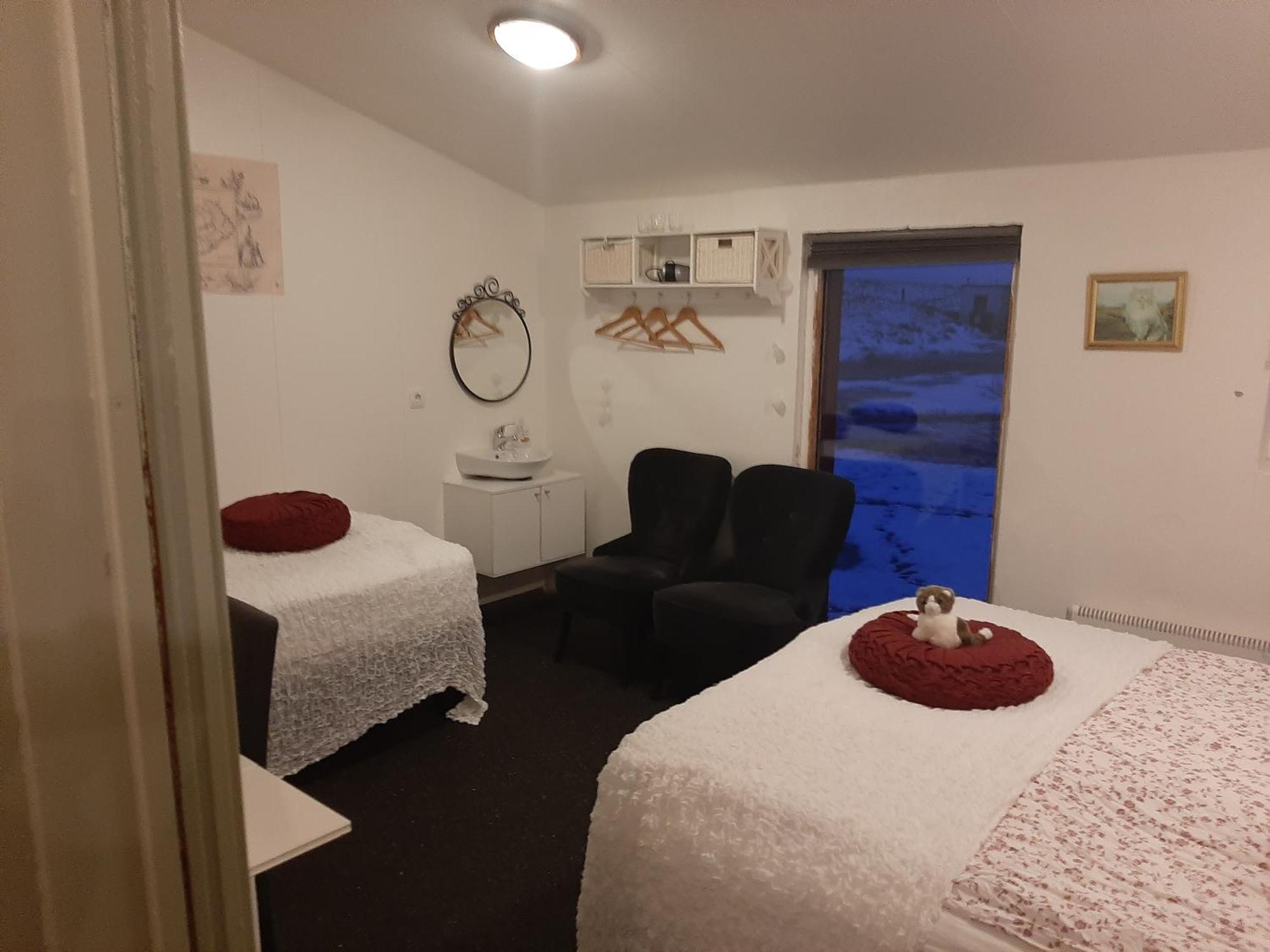 Guesthouse Hólmur Екстериор снимка